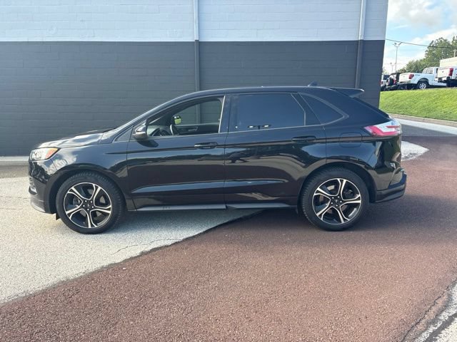 Certified 2019 Ford Edge ST w/ Cold Weather Package AWD/4WD image 2