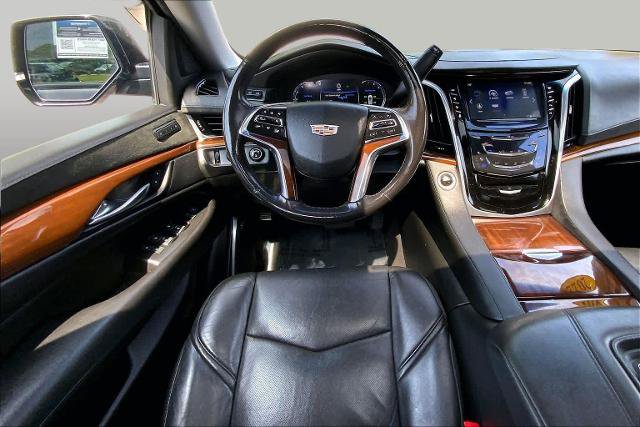 Used 2020 Cadillac Escalade Luxury w/ Escalade Sport Edition AWD/4WD image 9