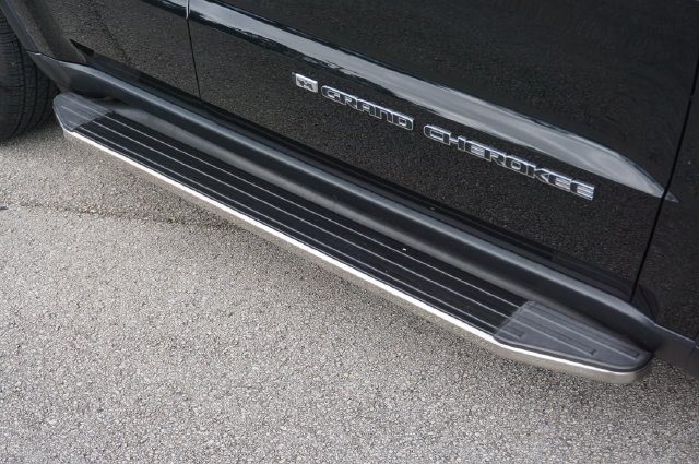 Used 2022 Jeep Grand Cherokee Laredo E RWD image 14