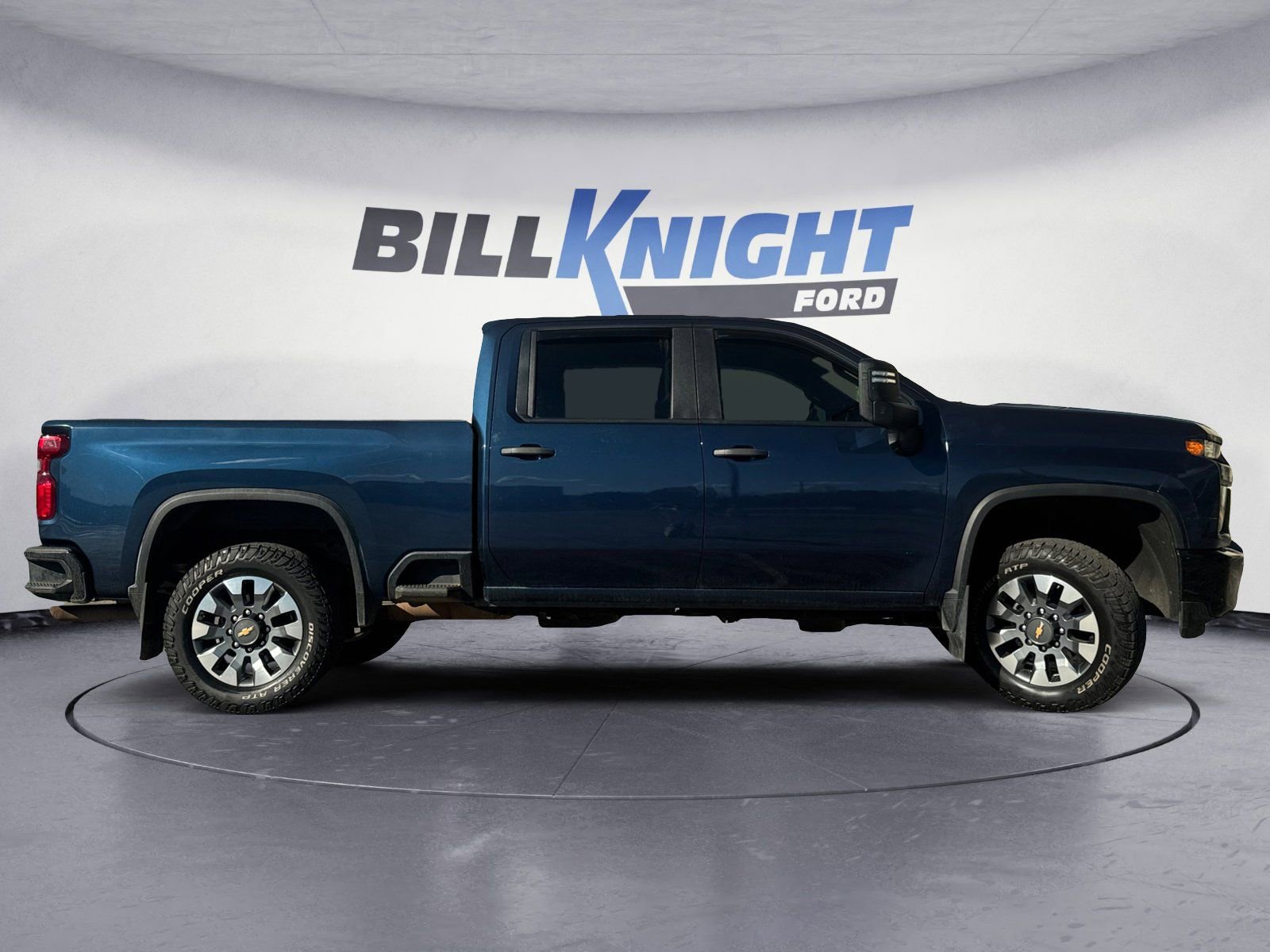 Used 2023 Chevrolet Silverado 2500 Custom w/ Custom Convenience Package image 6