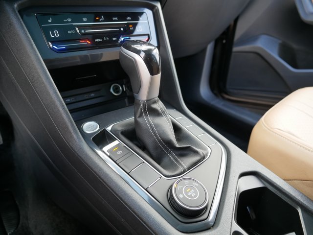 Used 2024 Volkswagen Tiguan SE AWD/4WD image 29