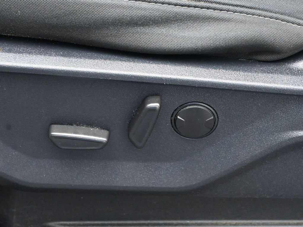 Certified 2022 Ford F150 XLT w/ Equipment Group 302A High image 11