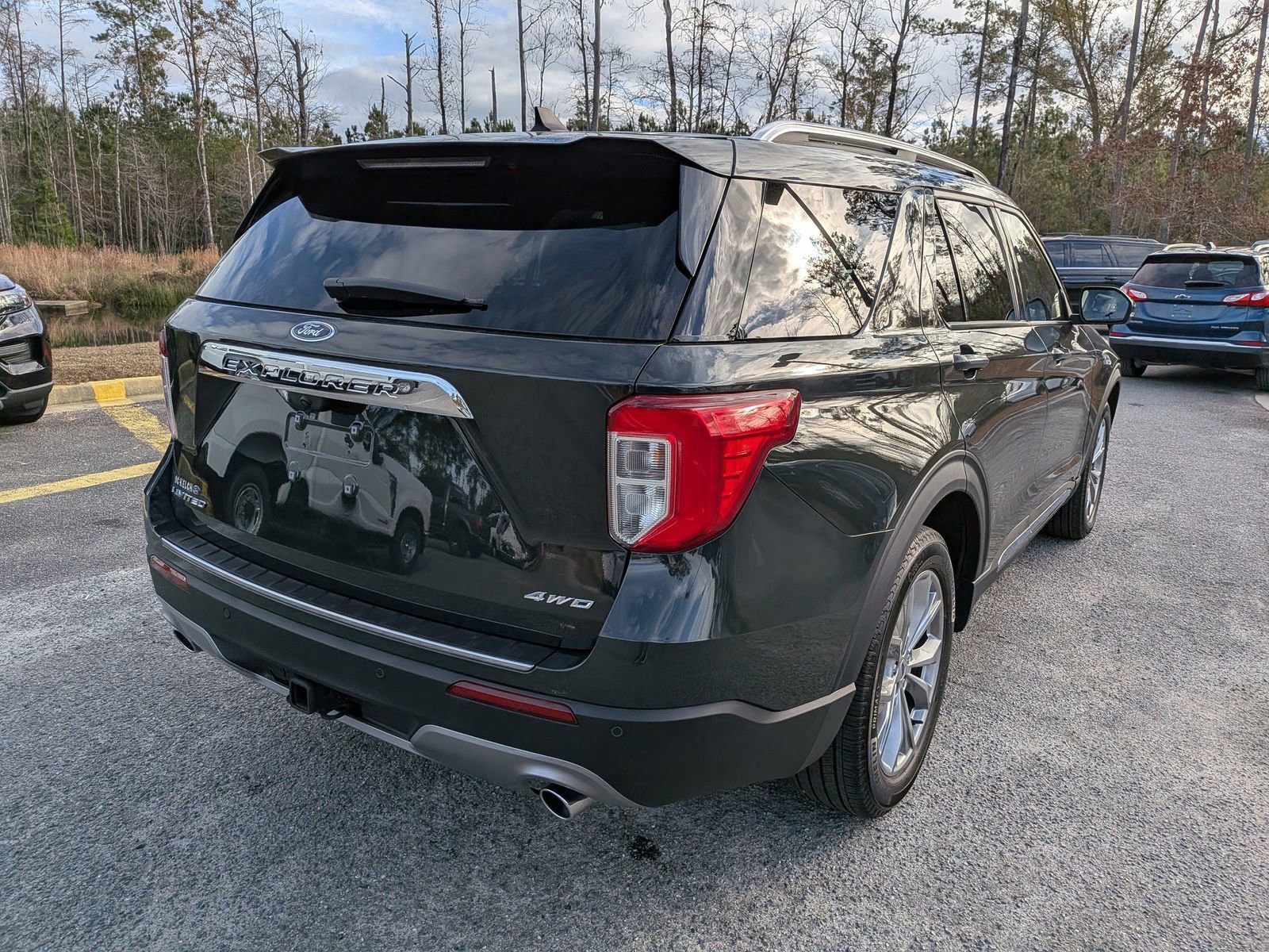 Certified 2023 Ford Explorer Limited w/ Equipment Group 301A image 5