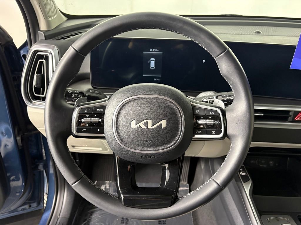 Used 2025 Kia Sorento EX FWD image 17