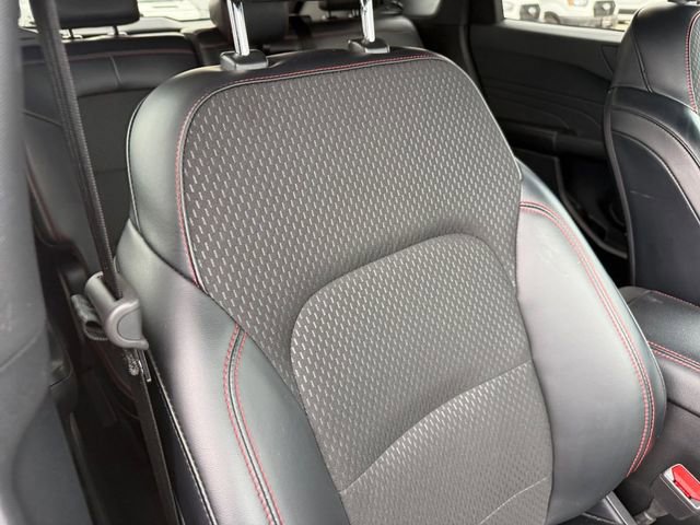 Certified 2025 Ford Escape ST-Line image 15