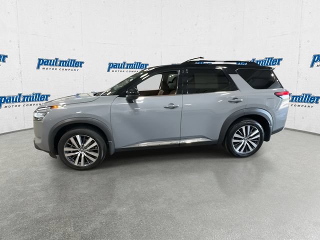 Used 2022 Nissan Pathfinder Platinum w/ Cargo Package AWD/4WD image 6