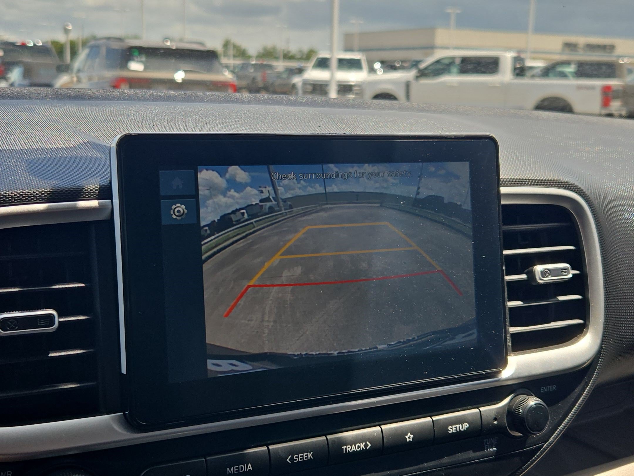 Used 2026 Hyundai Venue SEL FWD image 23