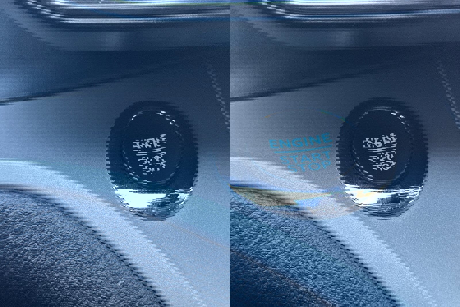 Certified 2022 Ford Explorer XLT w/ Equipment Group 202A image 23