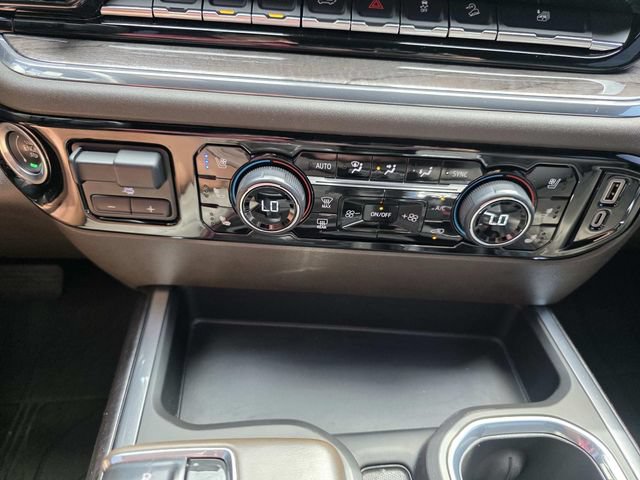 Used 2023 Chevrolet Silverado 1500 LTZ w/ LTZ Premium Package AWD/4WD image 16