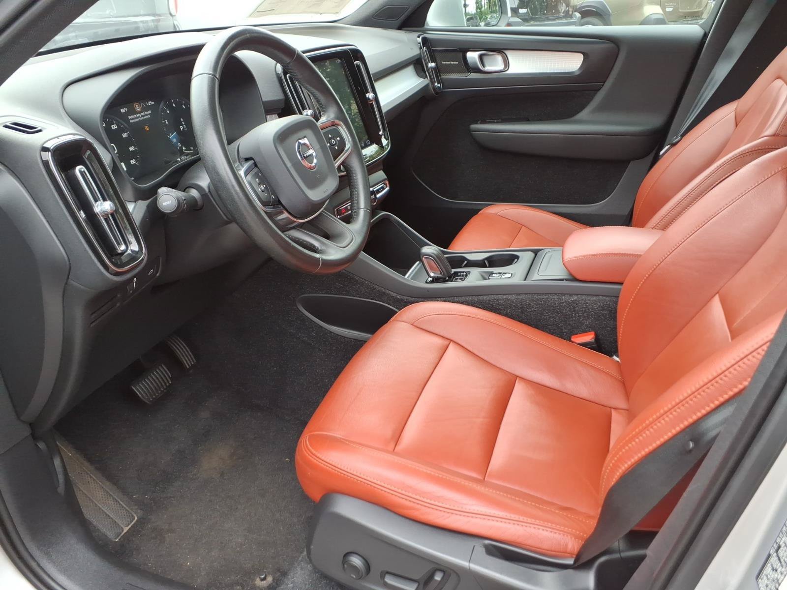 Used 2019 Volvo XC40 T5 Momentum AWD/4WD image 11