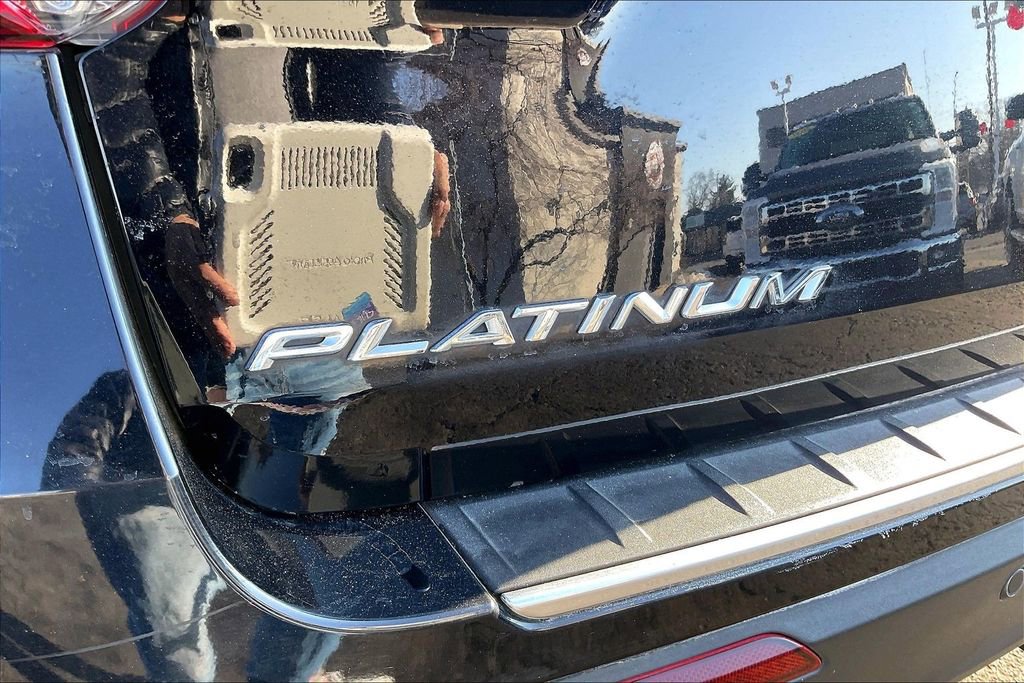 Certified 2020 Ford Explorer Platinum w/ Premium Technology Package image 31