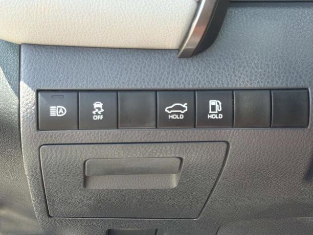 Used 2019 Toyota Camry LE w/ Carpet Mat Package FWD image 16