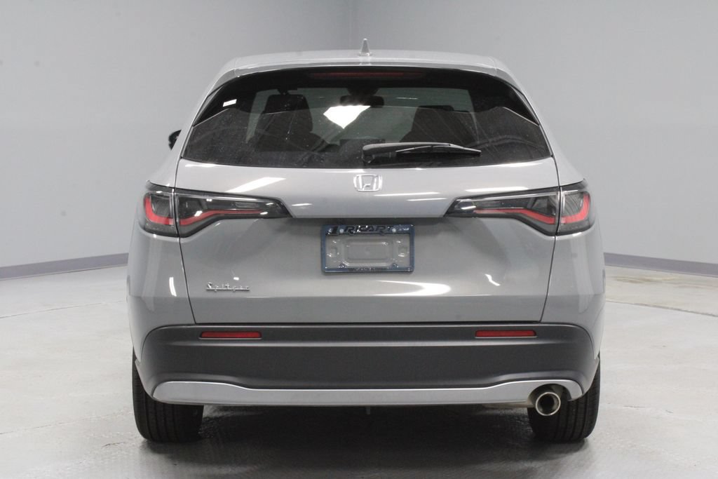 Used 2025 Honda HR-V Sport image 9