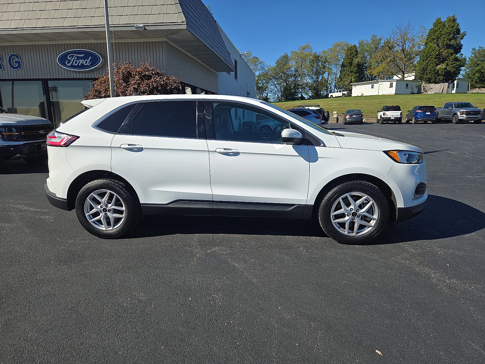 Certified 2024 Ford Edge SEL w/ Convenience Package image 5