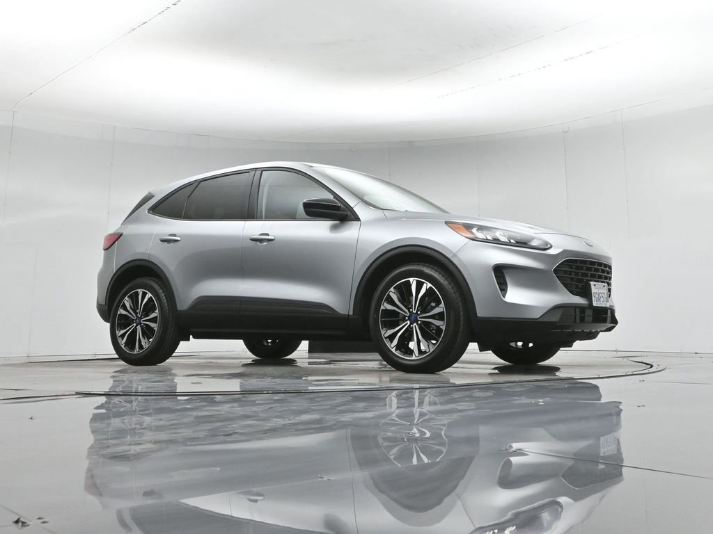 Certified 2022 Ford Escape SE w/ SE Sport Appearance Package image 2