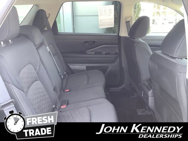 Used 2023 Nissan Pathfinder S image 25