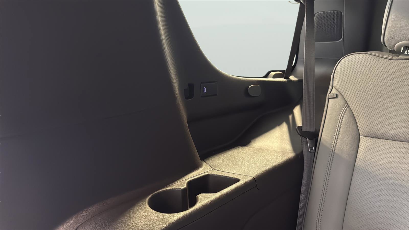 Used 2021 GMC Yukon SLT w/ SLT Premium Package image 27