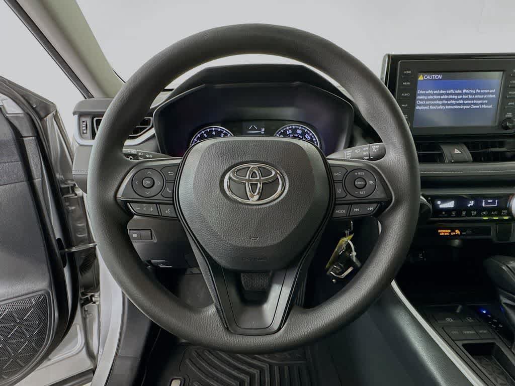 Used 2019 Toyota RAV4 LE FWD image 15