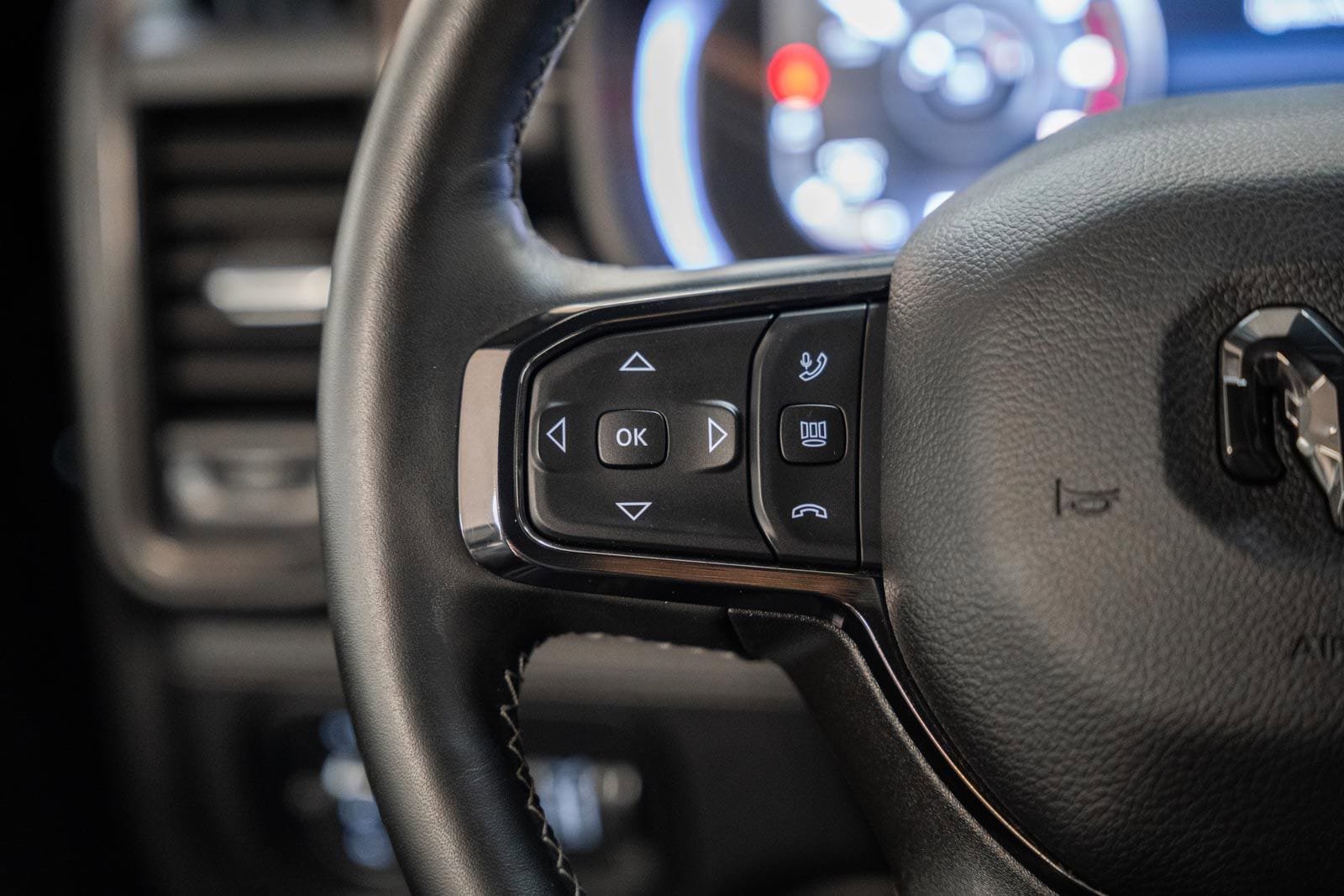 Used 2025 RAM 2500 Limited AWD/4WD image 39
