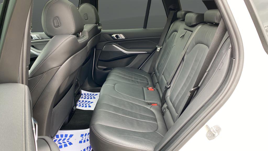 Used 2022 BMW X5 xDrive40i AWD/4WD image 23