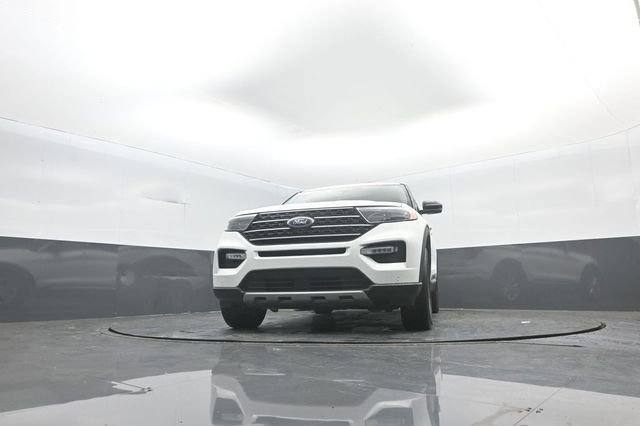 Certified 2024 Ford Explorer XLT w/ Equipment Group 202A image 28