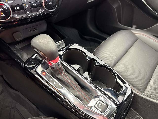 Used 2025 Chevrolet Trax RS w/ Sunroof Package FWD image 31
