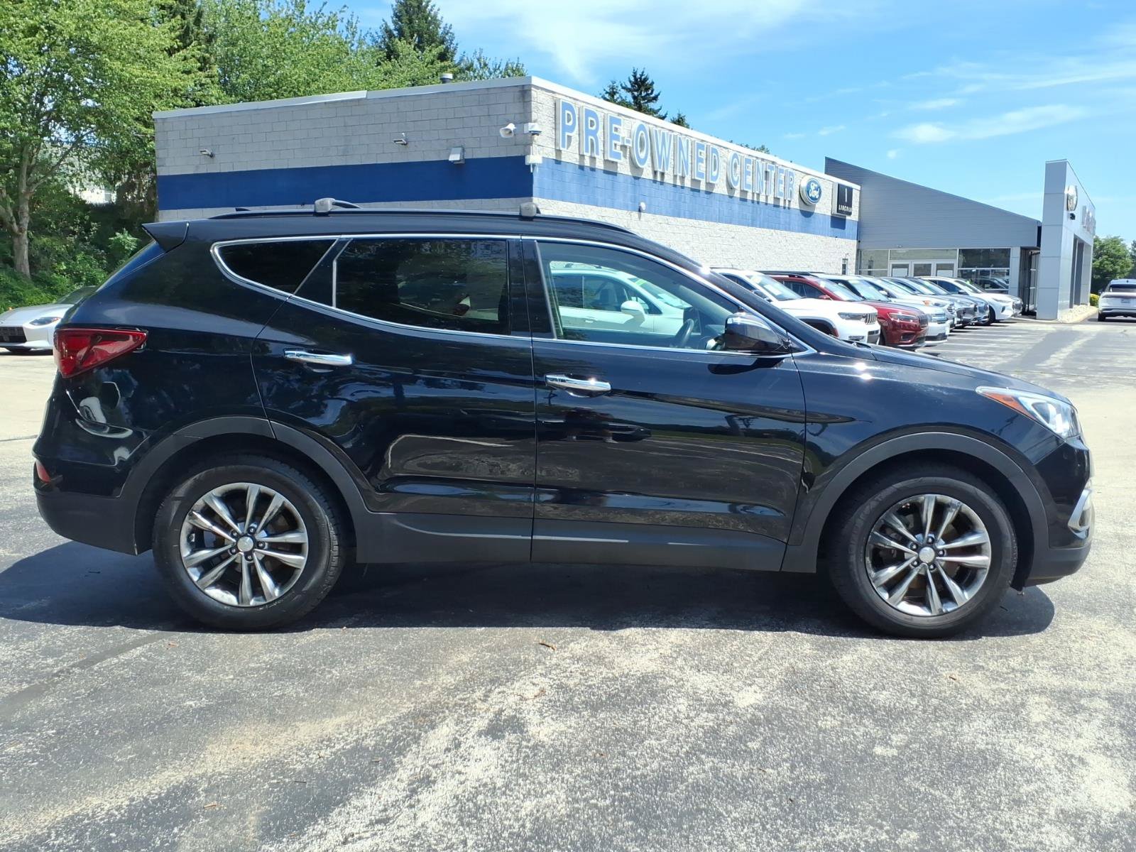Used 2018 Hyundai Santa Fe Sport 2.0T w/ Cargo Package AWD/4WD image 2