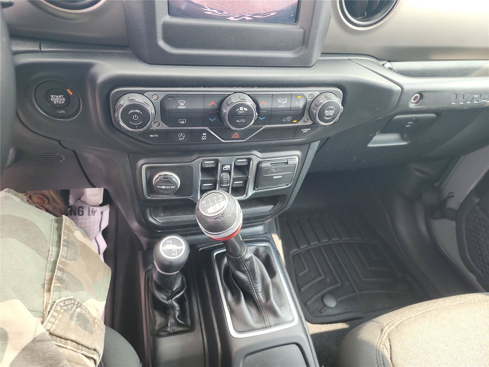 Used 2020 Jeep Wrangler Unlimited Sport S AWD/4WD image 33