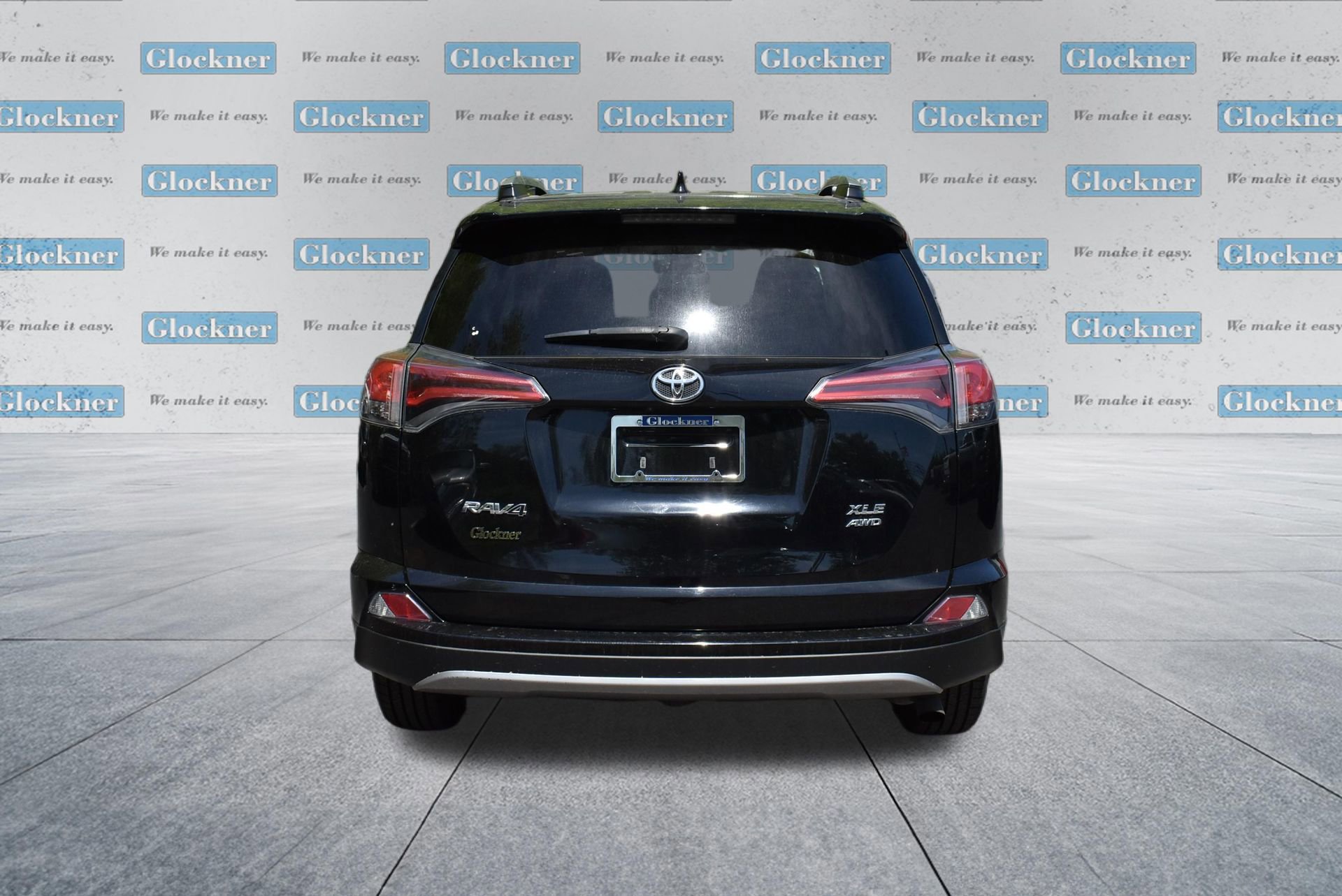 Used 2018 Toyota RAV4 XLE w/ Plus Extra Value Package AWD/4WD image 4