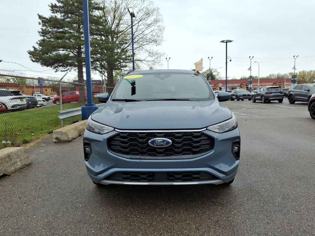 Certified 2023 Ford Escape ST-Line Select w/ Tech Pack #1 AWD/4WD video 2