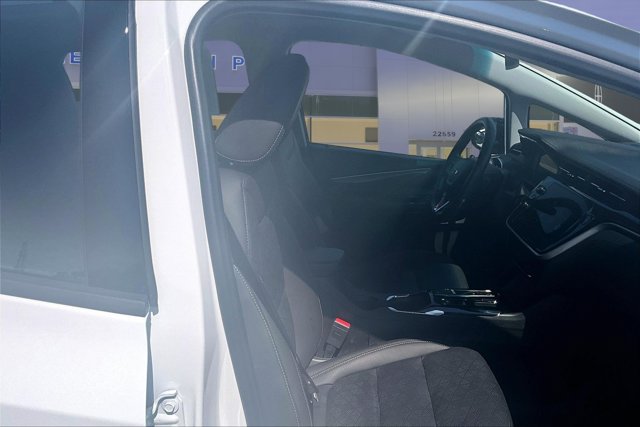 Used 2023 Chevrolet Bolt LT w/ Infotainment Package FWD image 29