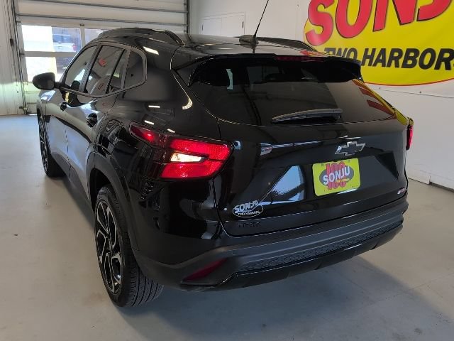 Used 2025 Chevrolet Trax RS w/ Sunroof Package FWD image 37
