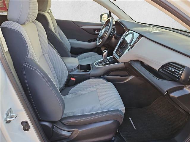 Used 2024 Subaru Outback Premium AWD/4WD image 17