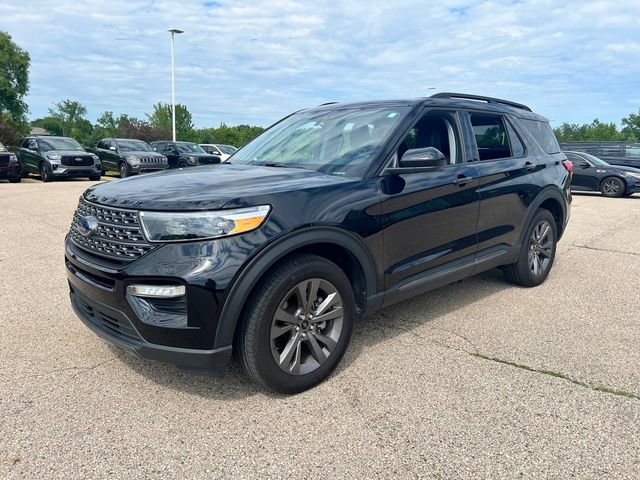 Certified 2023 Ford Explorer XLT w/ Equipment Group 202A AWD/4WD image 7