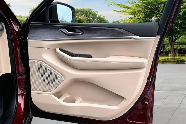 Used 2024 Jeep Grand Cherokee Limited image 23