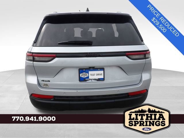 Used 2023 Jeep Grand Cherokee Altitude AWD/4WD image 6