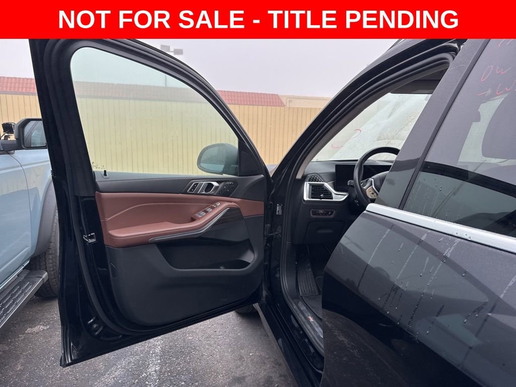 Used 2023 BMW X7 xDrive40i w/ Parking Assistance Package image 4