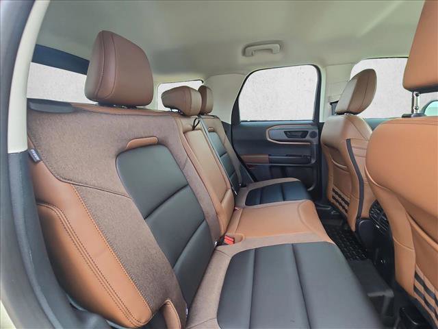 Certified 2025 Ford Bronco Sport Outer Banks w/ Outer Banks Tech Package+ AWD/4WD image 17