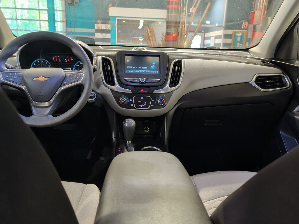 Used 2018 Chevrolet Equinox LS FWD image 14