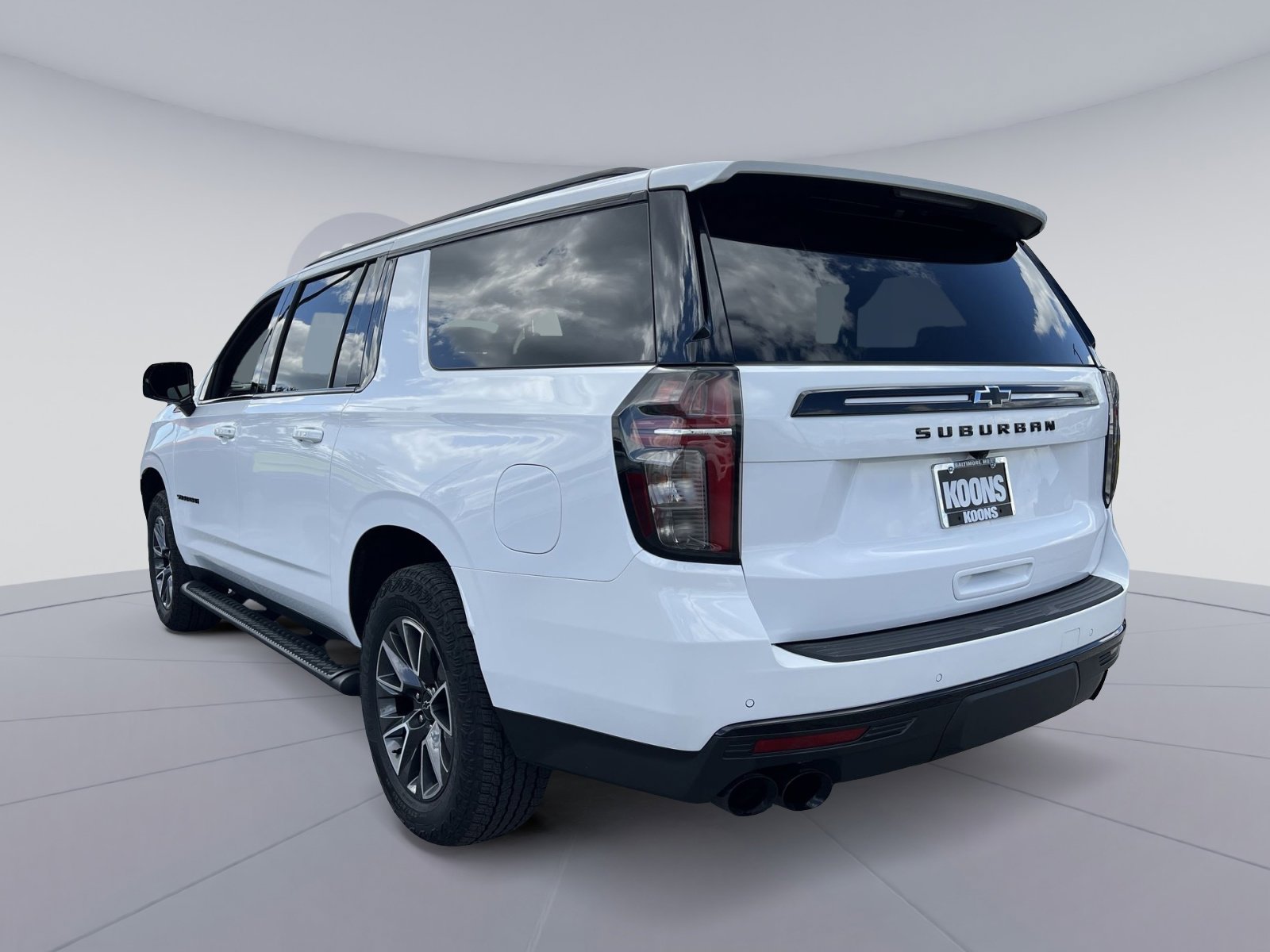 Used 2023 Chevrolet Suburban Z71 w/ Z71 Off-Road Package AWD/4WD image 14