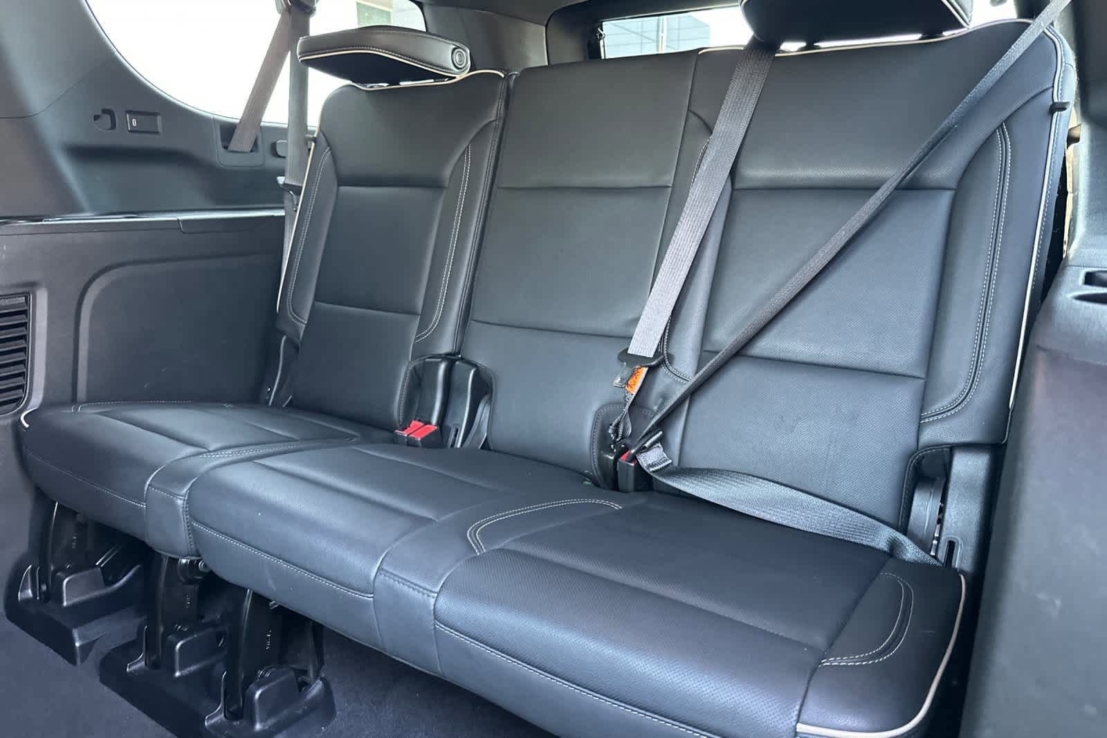 Used 2024 GMC Yukon XL SLT image 16