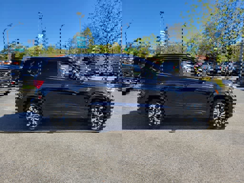 Used 2022 Volkswagen Taos SE FWD image 8