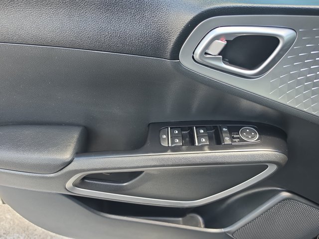 Used 2024 Kia Soul LX FWD image 17