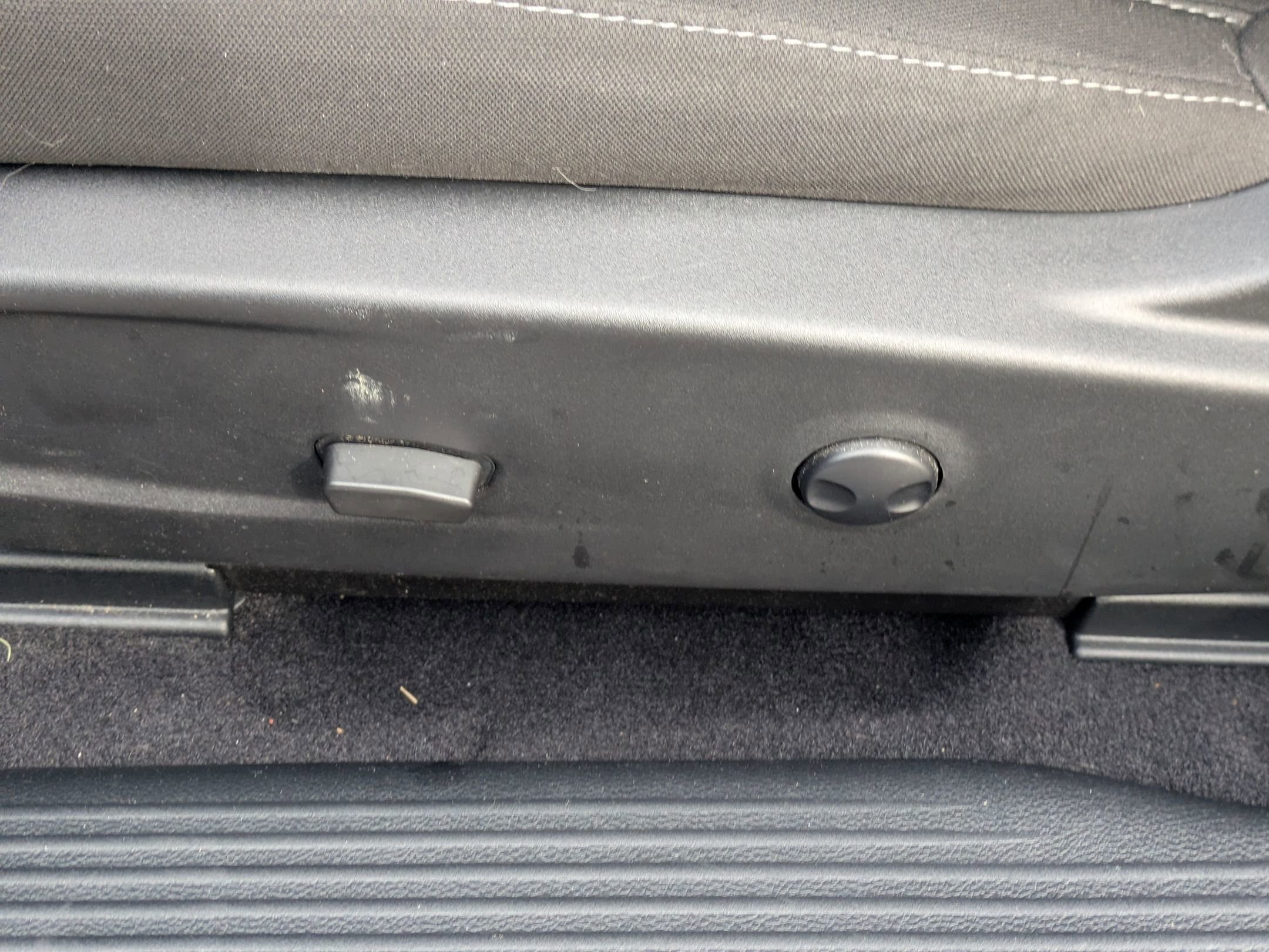 Used 2022 Dodge Challenger SXT w/ Blacktop Package image 13