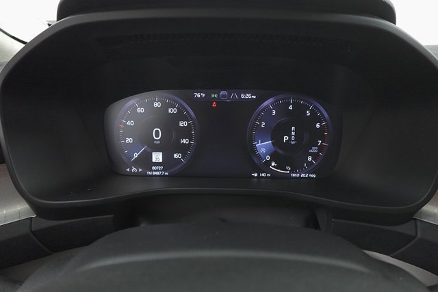 Used 2022 Volvo XC40 T5 Momentum image 19