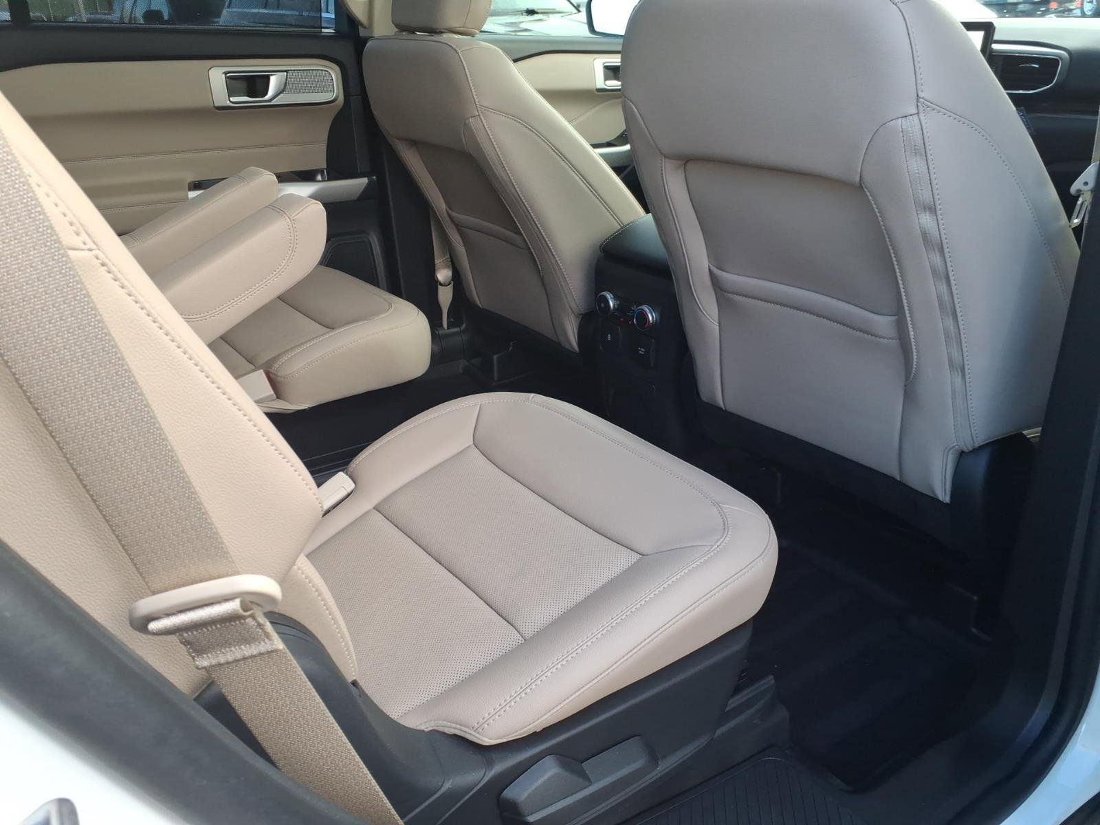 Certified 2024 Ford Explorer Limited w/ Equipment Group 301A image 13