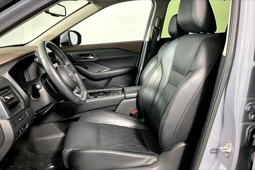 Used 2023 Nissan Rogue Platinum w/ Platinum Premium Package FWD image 13