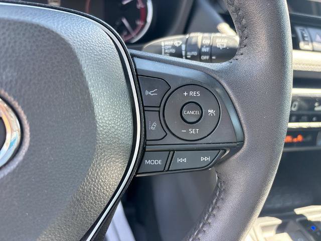 Used 2023 Toyota RAV4 XLE Premium AWD/4WD image 31