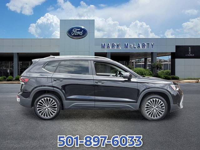 Used 2025 Volkswagen Taos SE FWD image 6