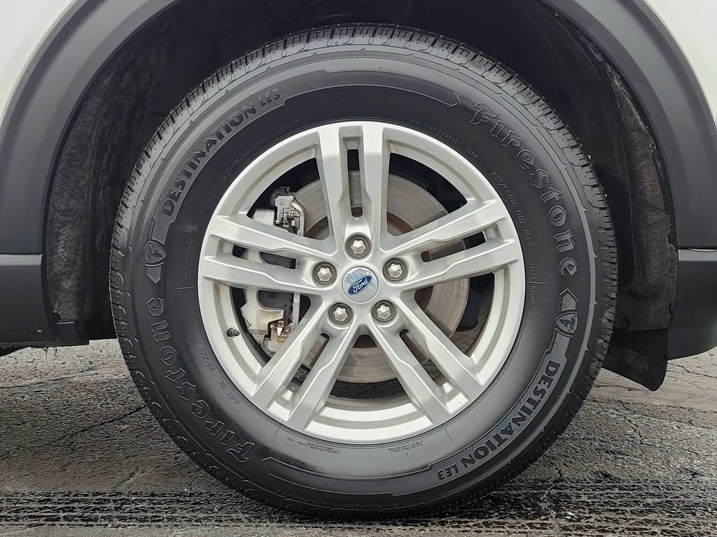 Certified 2023 Ford Explorer XLT w/ Equipment Group 202A image 9